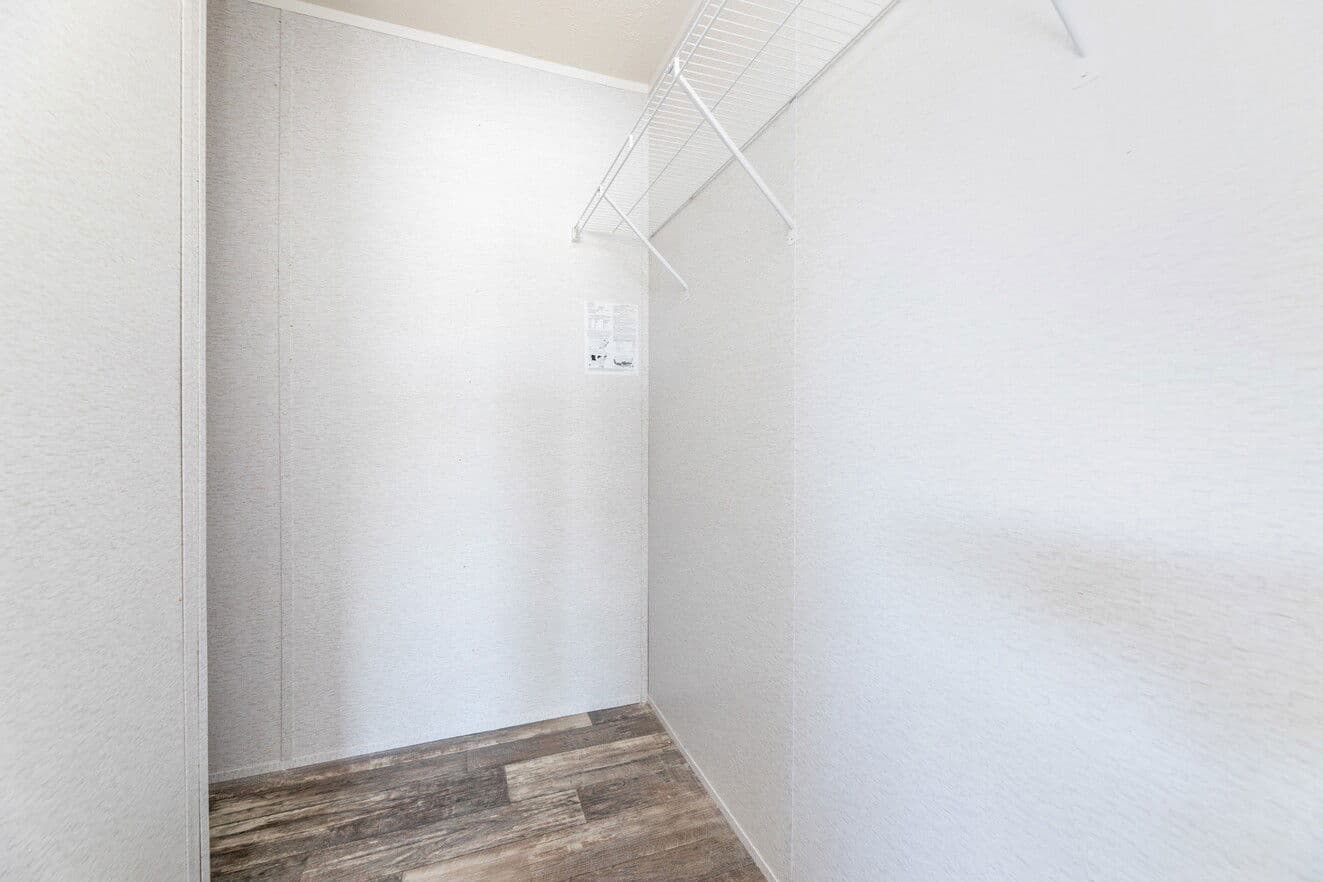 Valu premier 32483g interior home features