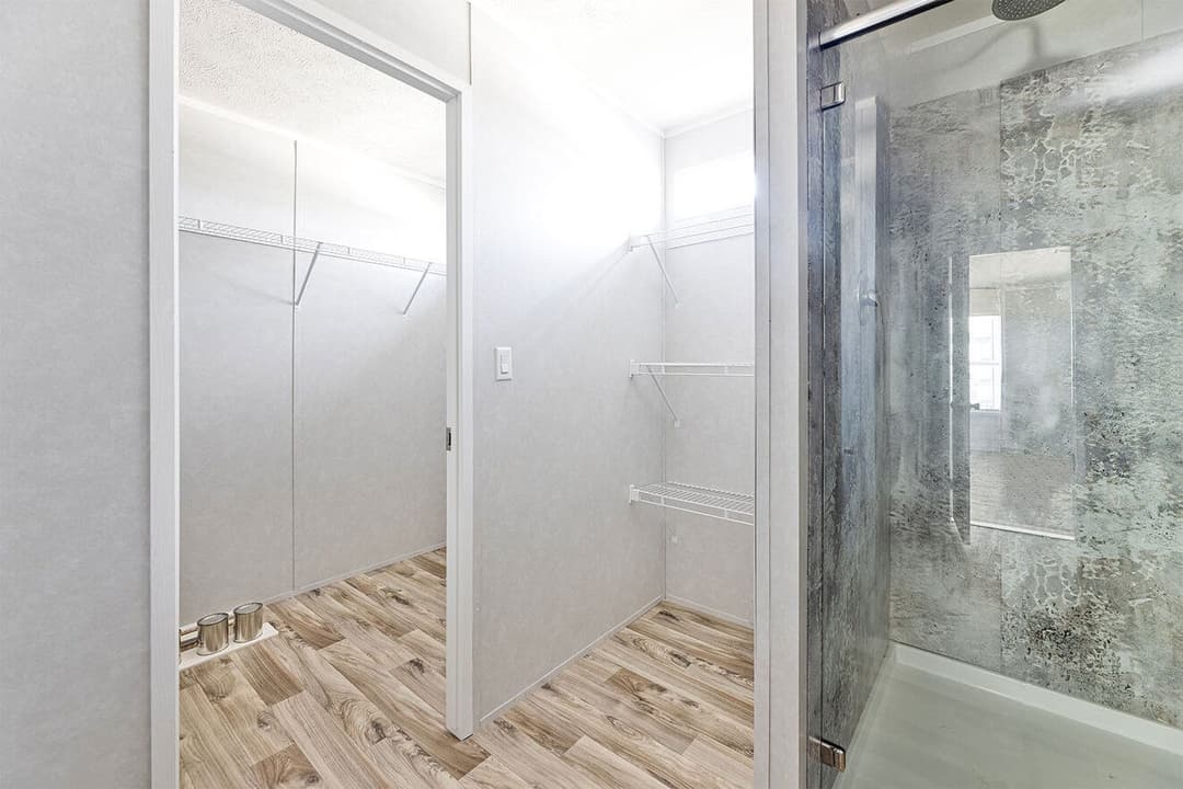 Valu maxx premier 32684e interior home features