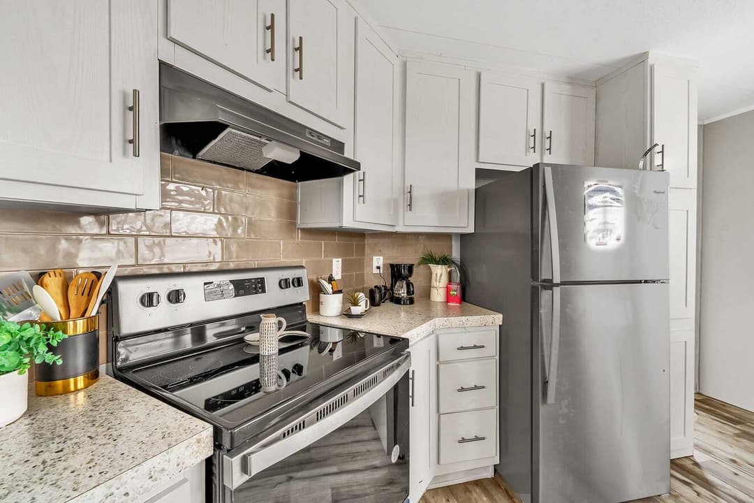 Pinnacle 16763l kitchen home features