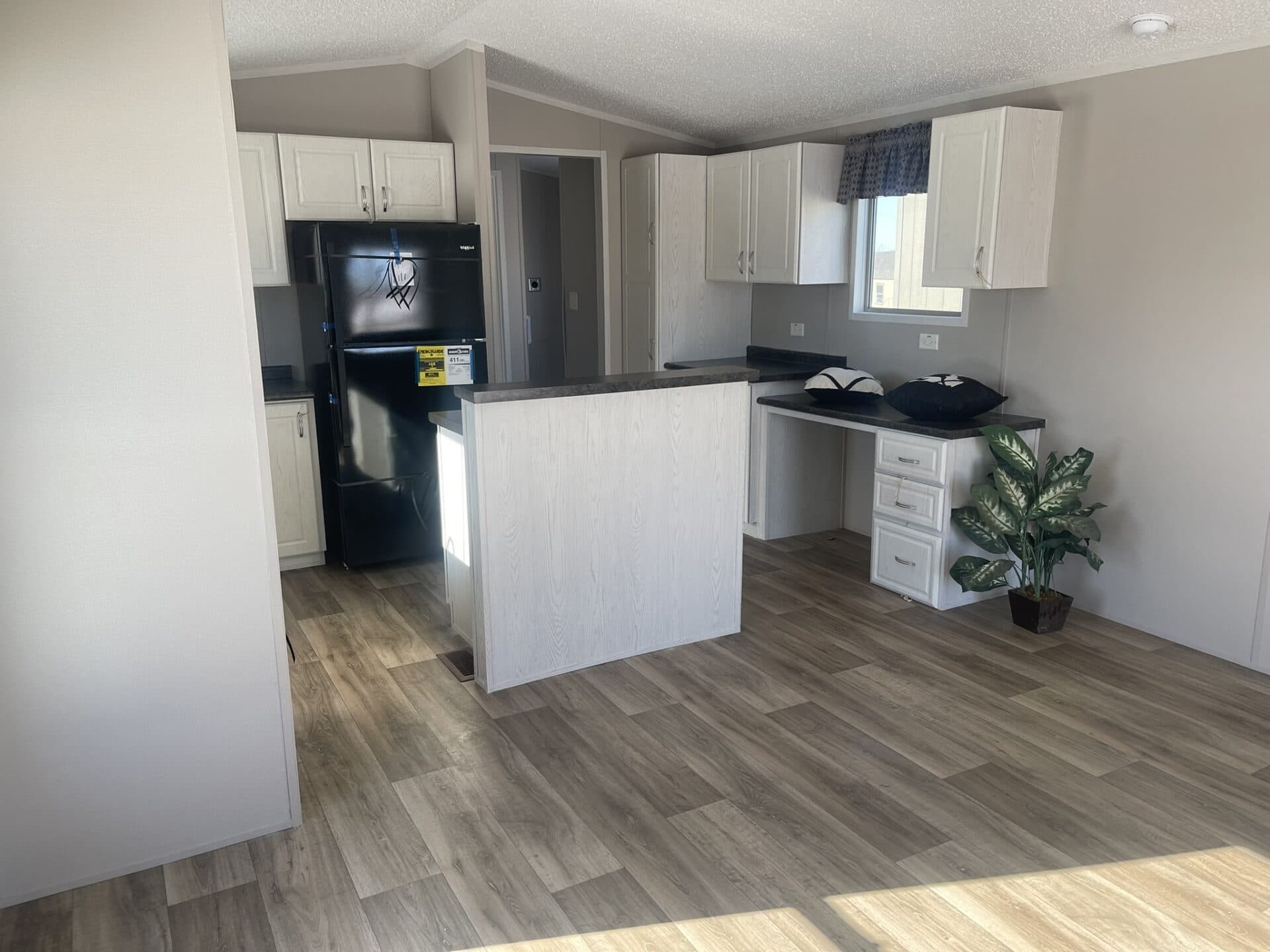 Select s-1444-11ofp kitchen and interior home features