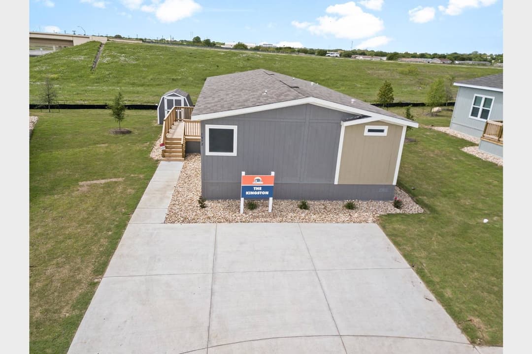 Innovation 2856a exterior home features