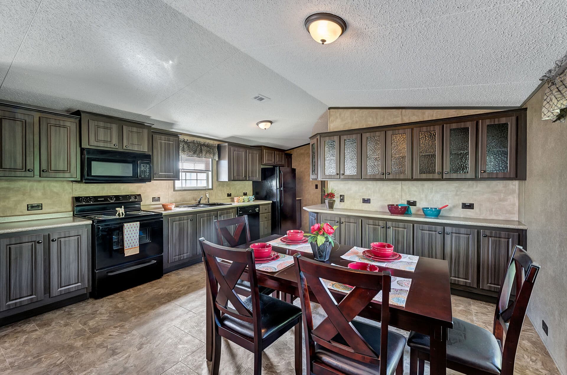 Classic c-1680-32b kitchen home features