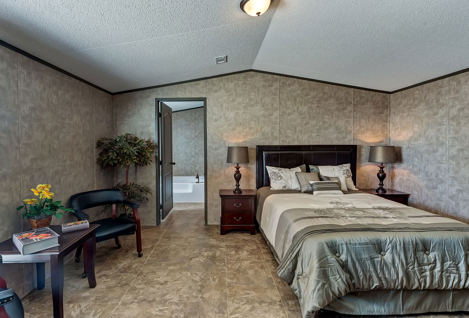 Select s-1680-32b bedroom home features