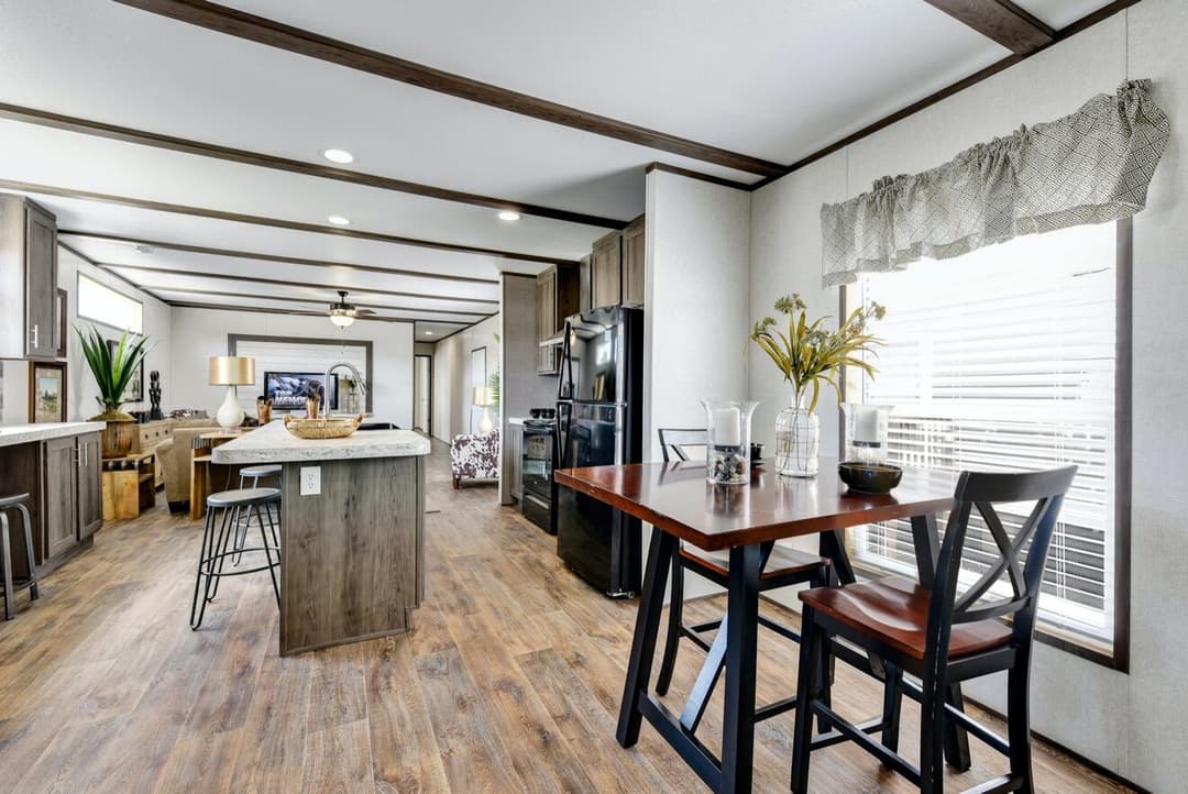 Pinnacle 16763u interior home features