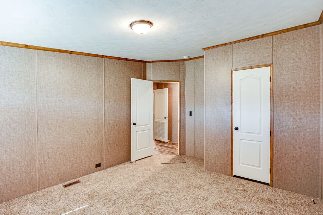 Heritage h-3264-32c bedroom home features