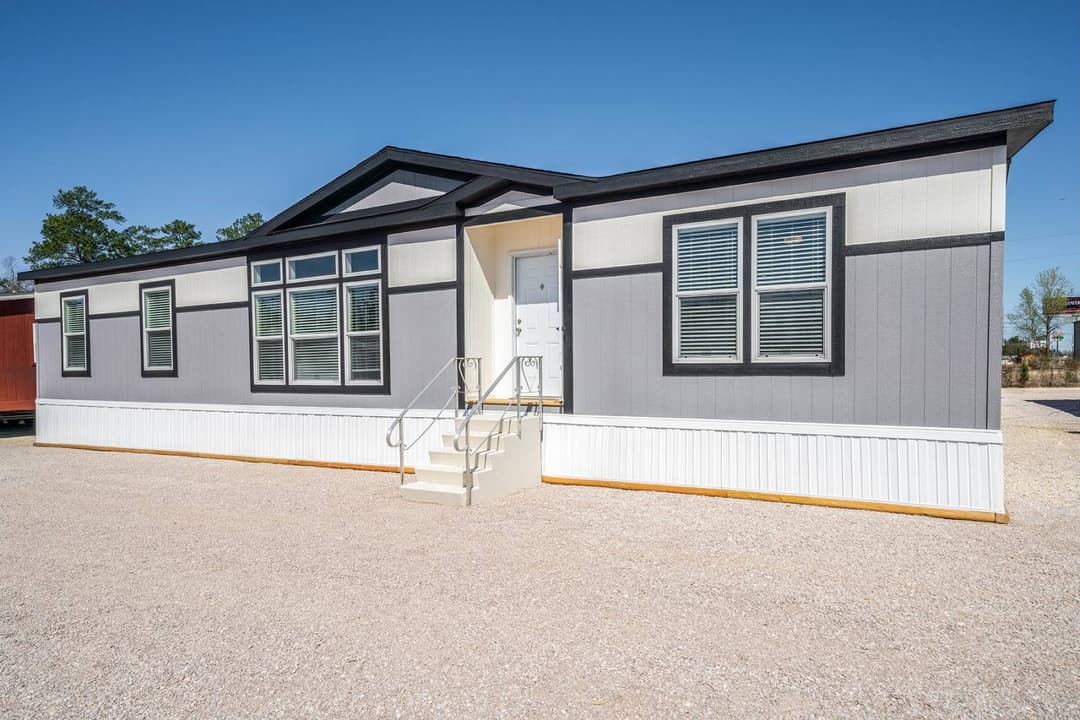 Titan extreme 3260h [the cypress] exterior home features