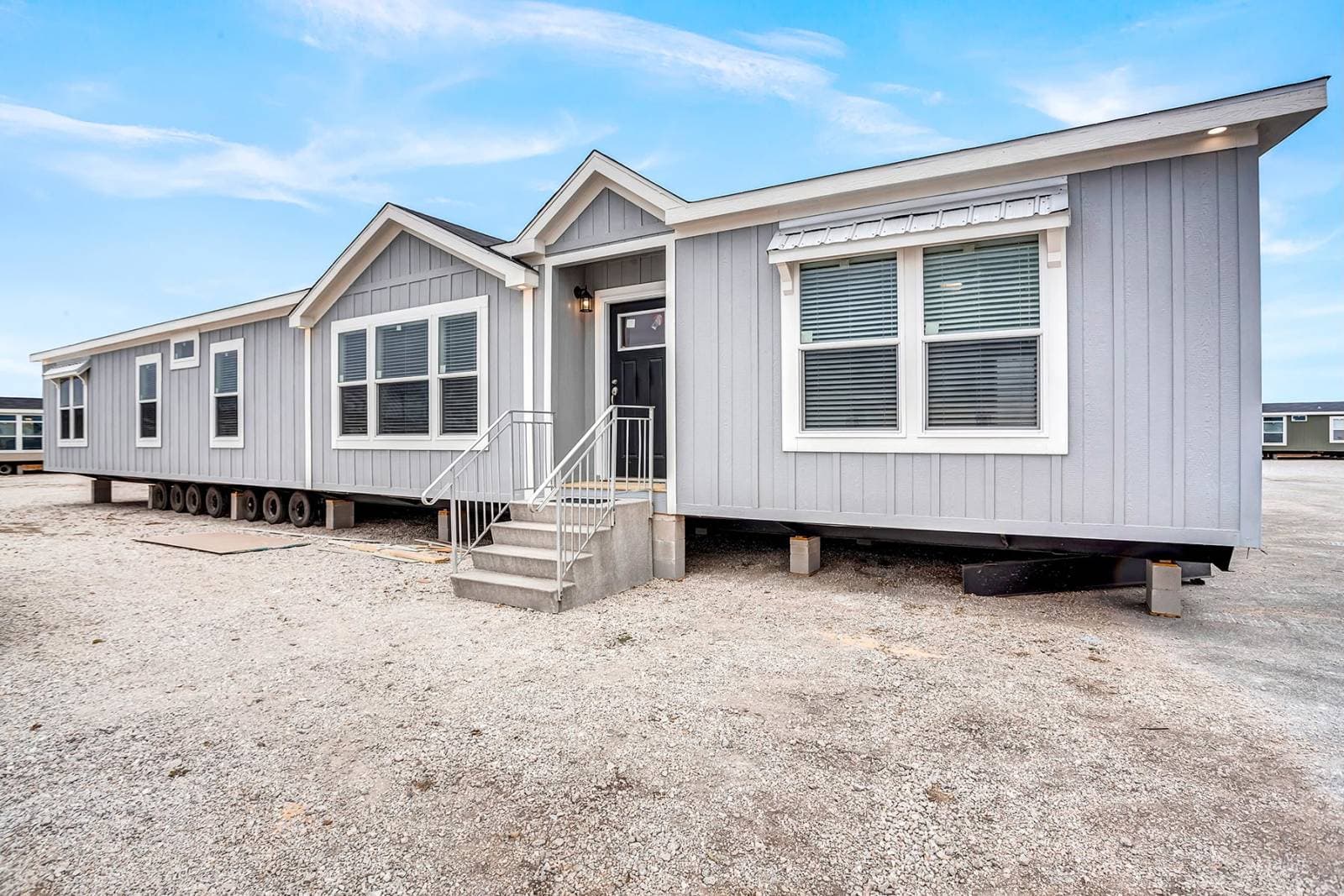 Titan extreme 3276f exterior and hero home features