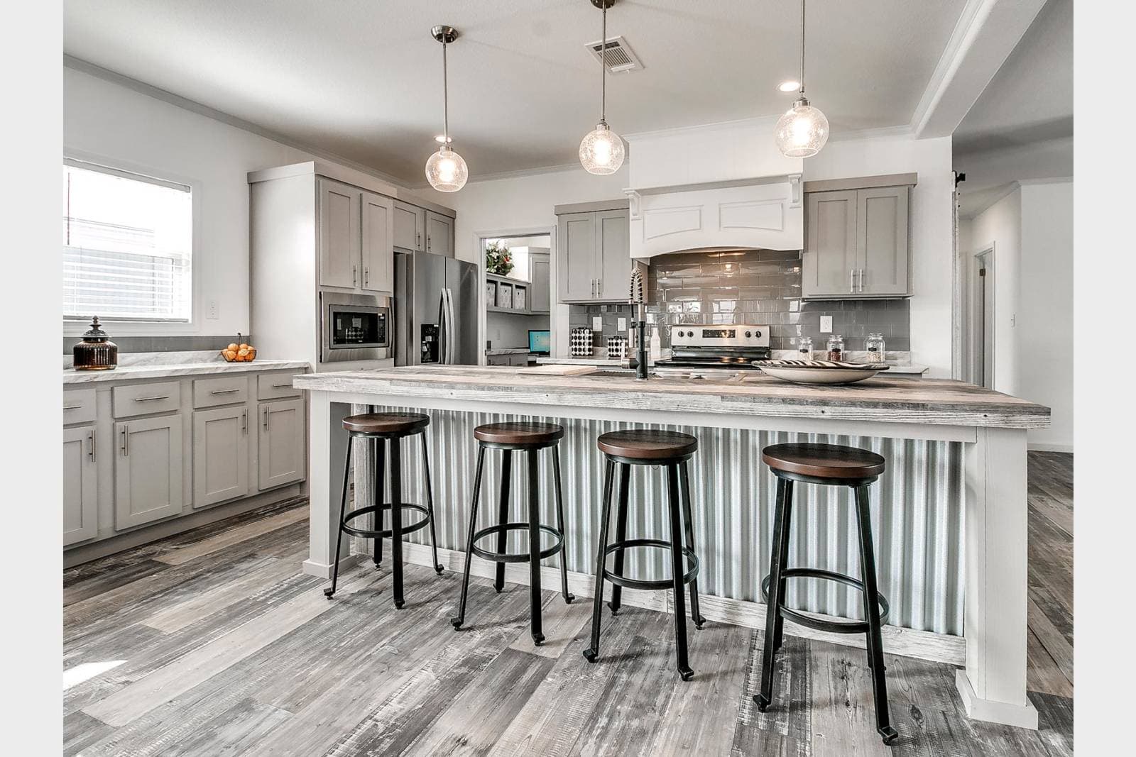 Titan extreme 3266a [the aspen] kitchen home features