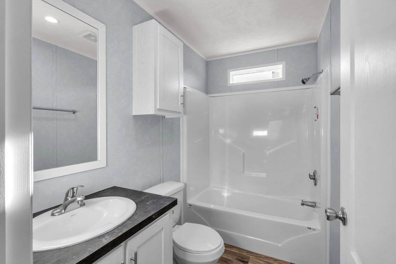 Valu maxx 28483m interior and bathroom home features