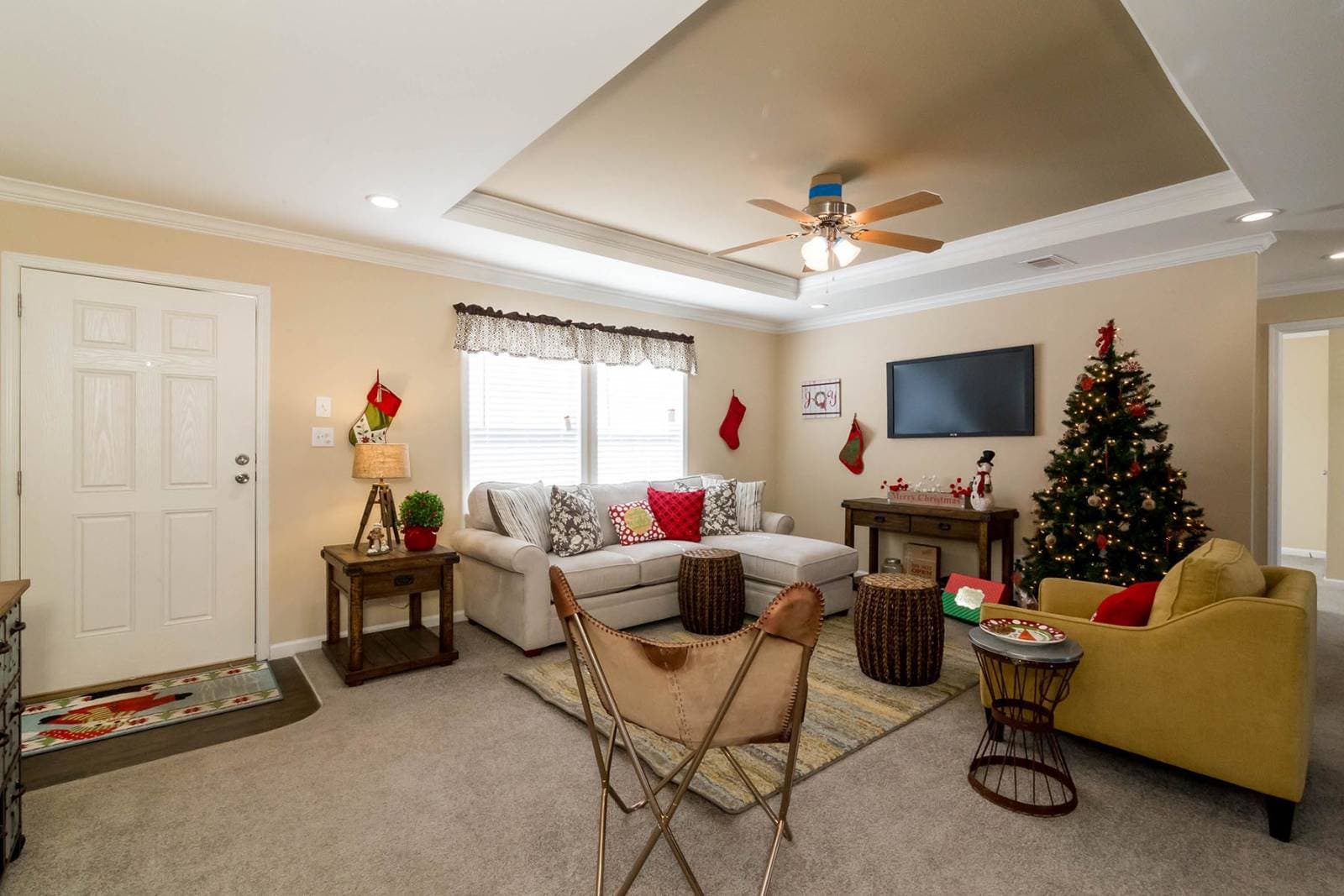 Titan extreme 3248e interior home features