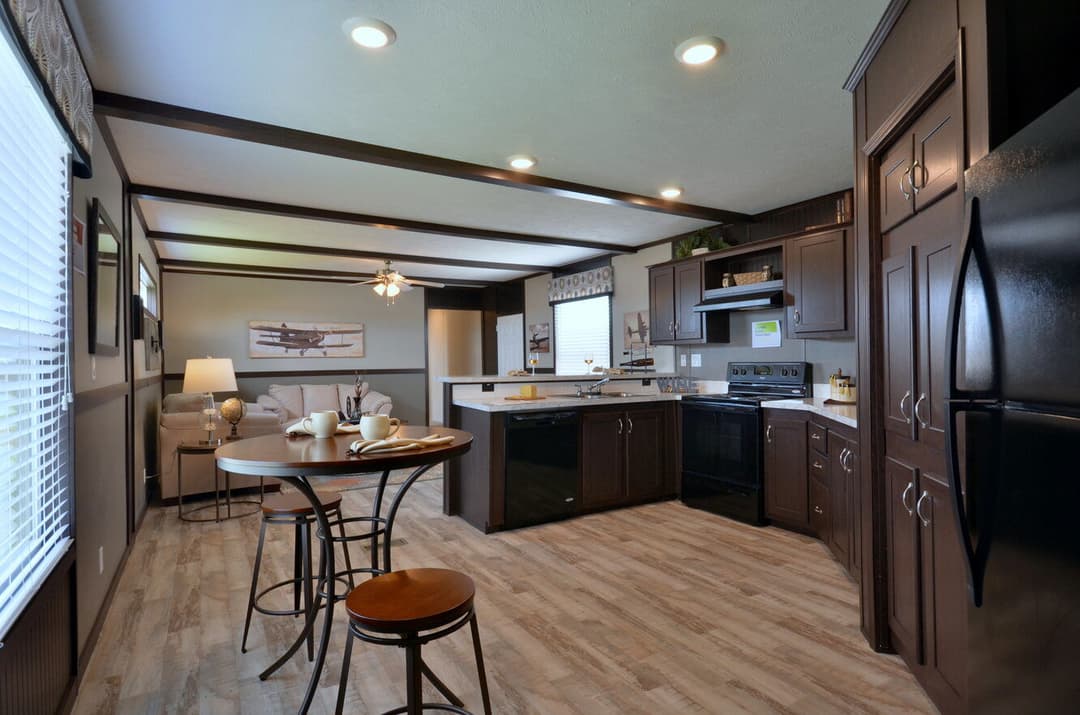 Alamo lite 16763b interior and kitchen home features