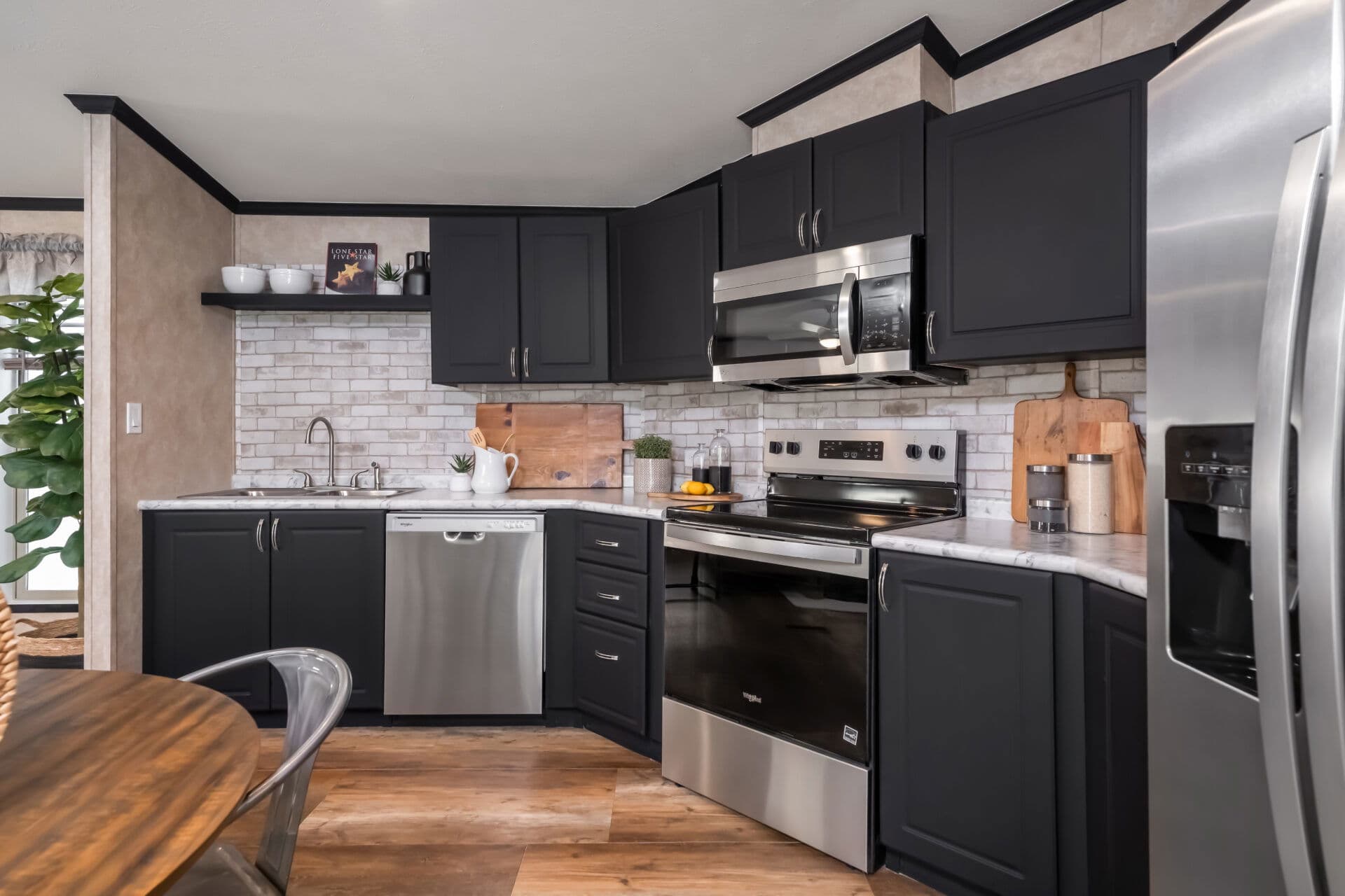 Classic c-1680-32flp kitchen home features