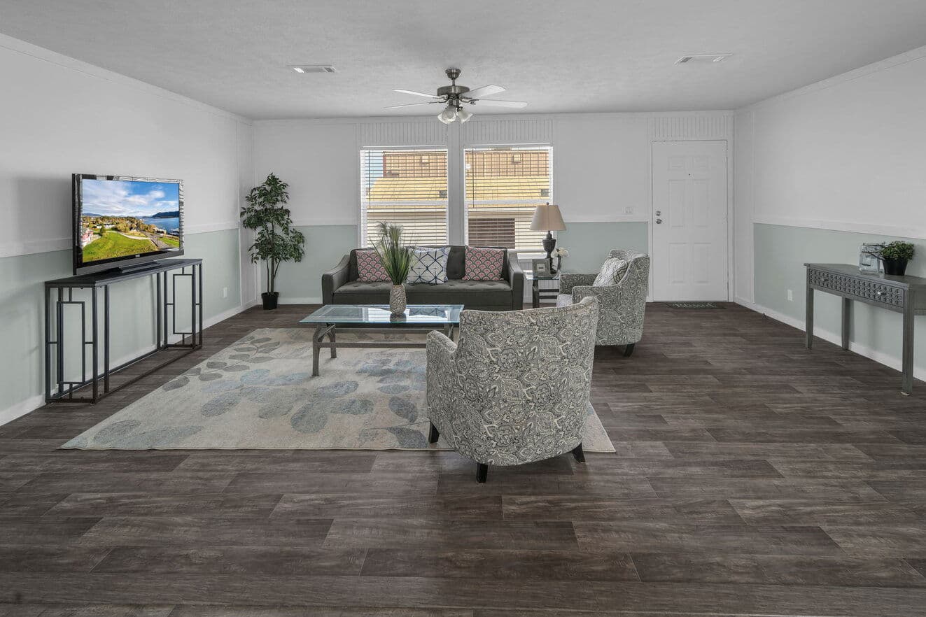 Valu maxx premier 32643e interior home features