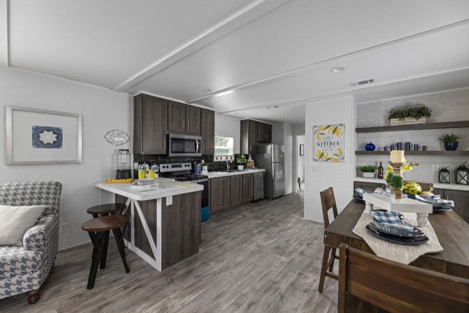 Pinnacle 16763p kitchen home features