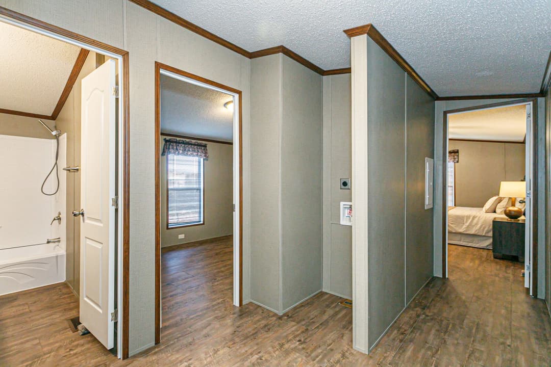 Classic c-1872-32a interior home features