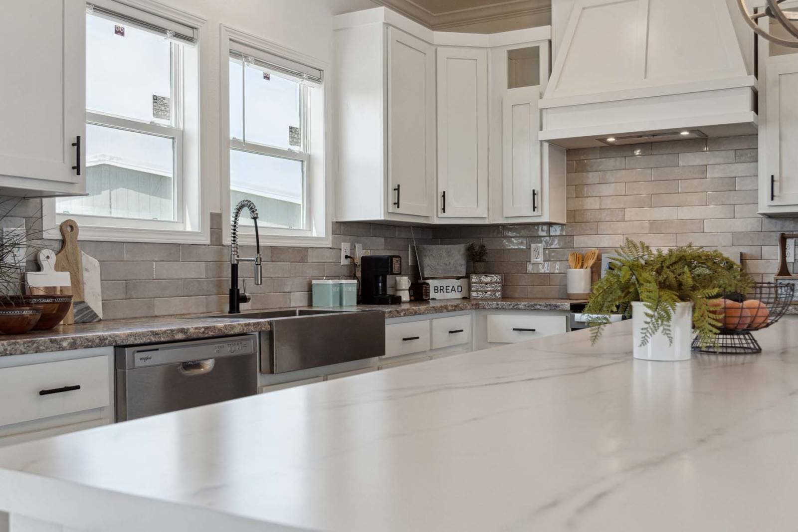 Titan extreme 3276t [the memphis] kitchen home features