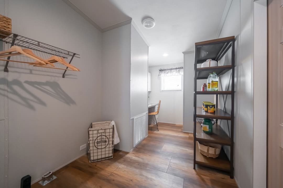 Heritage h-3256-32d interior home features