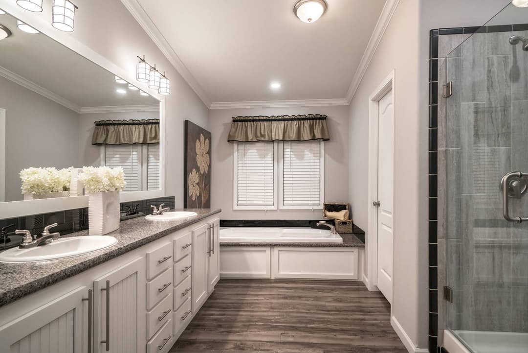 Innovation 3268r bathroom home features