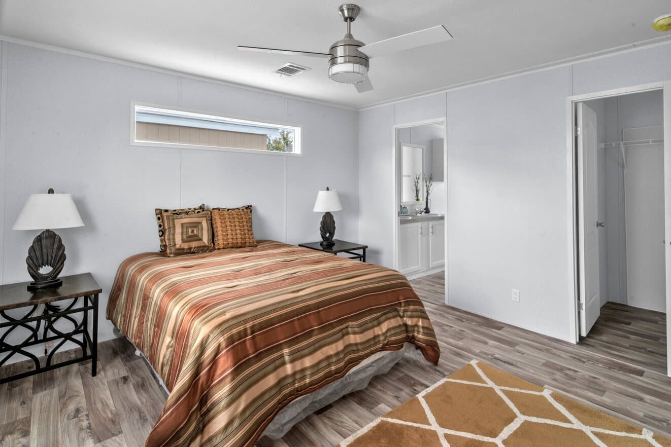 Valu 28483u interior home features