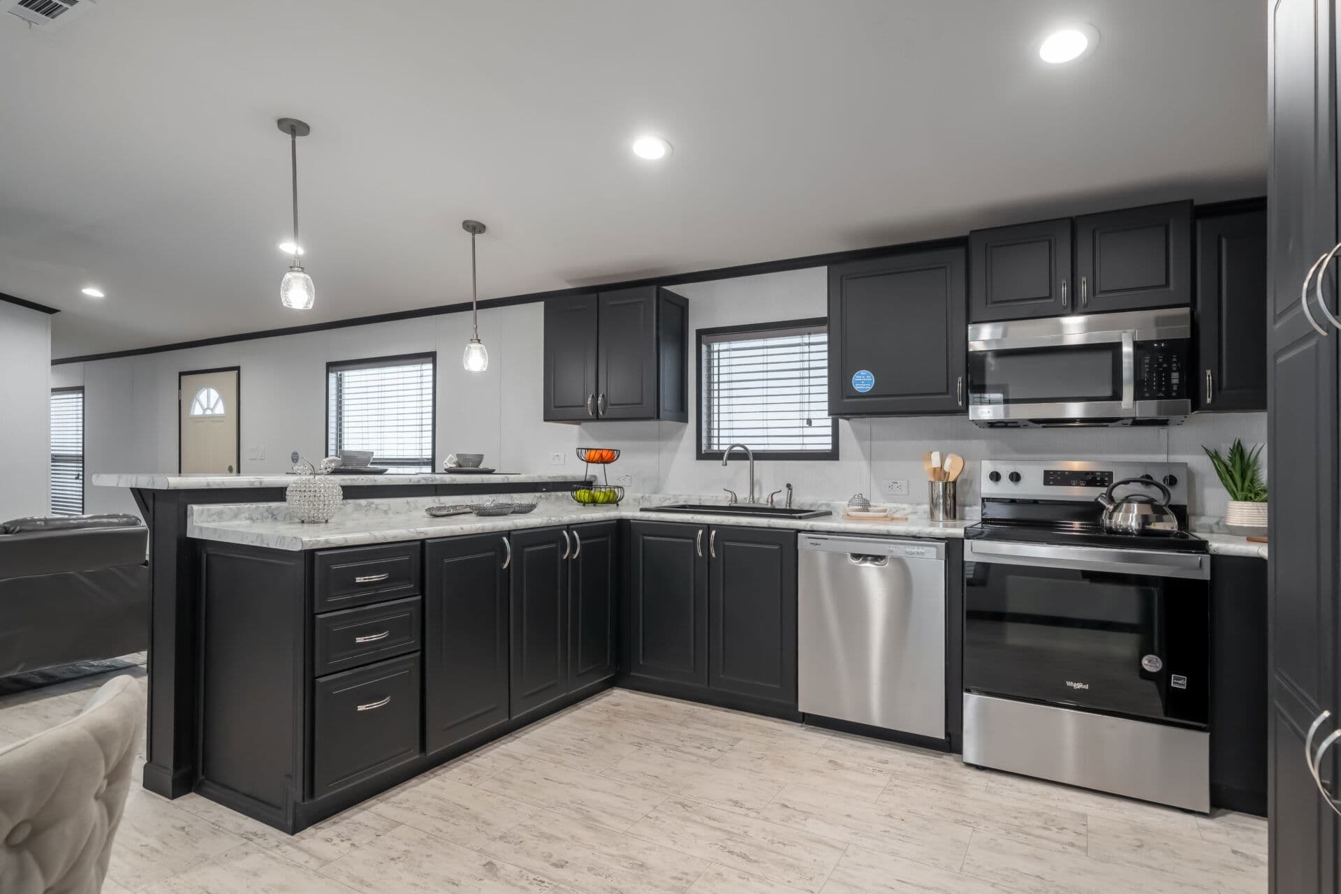 Classic c-1680-32m kitchen home features