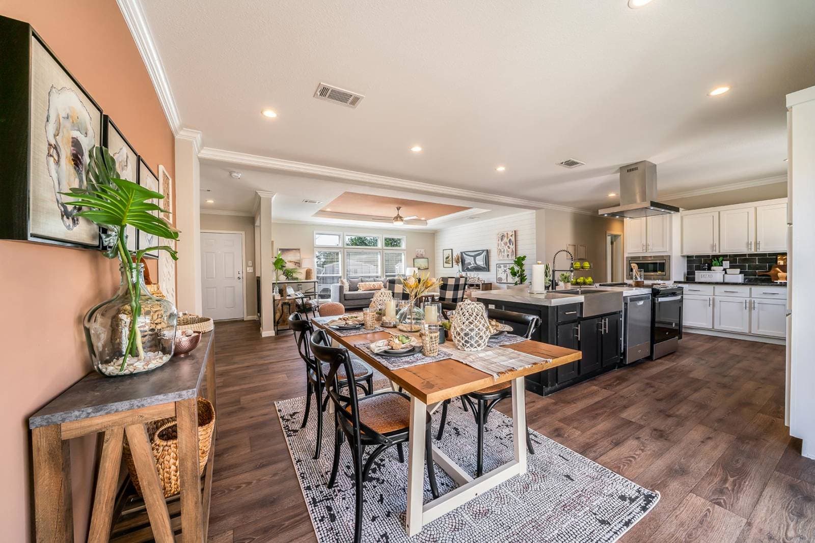 Titan extreme 3260h [the cypress] interior home features