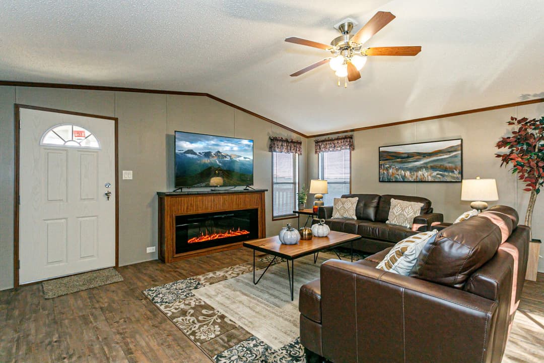 Classic c-1872-32a interior home features