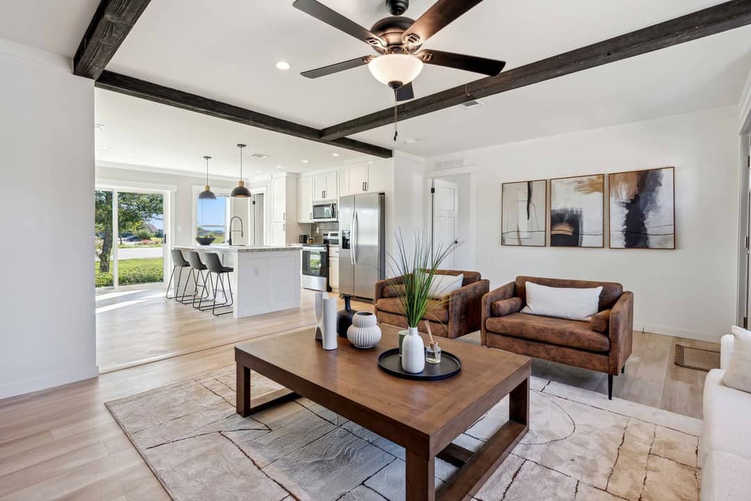 Kritzer 110 interior home features