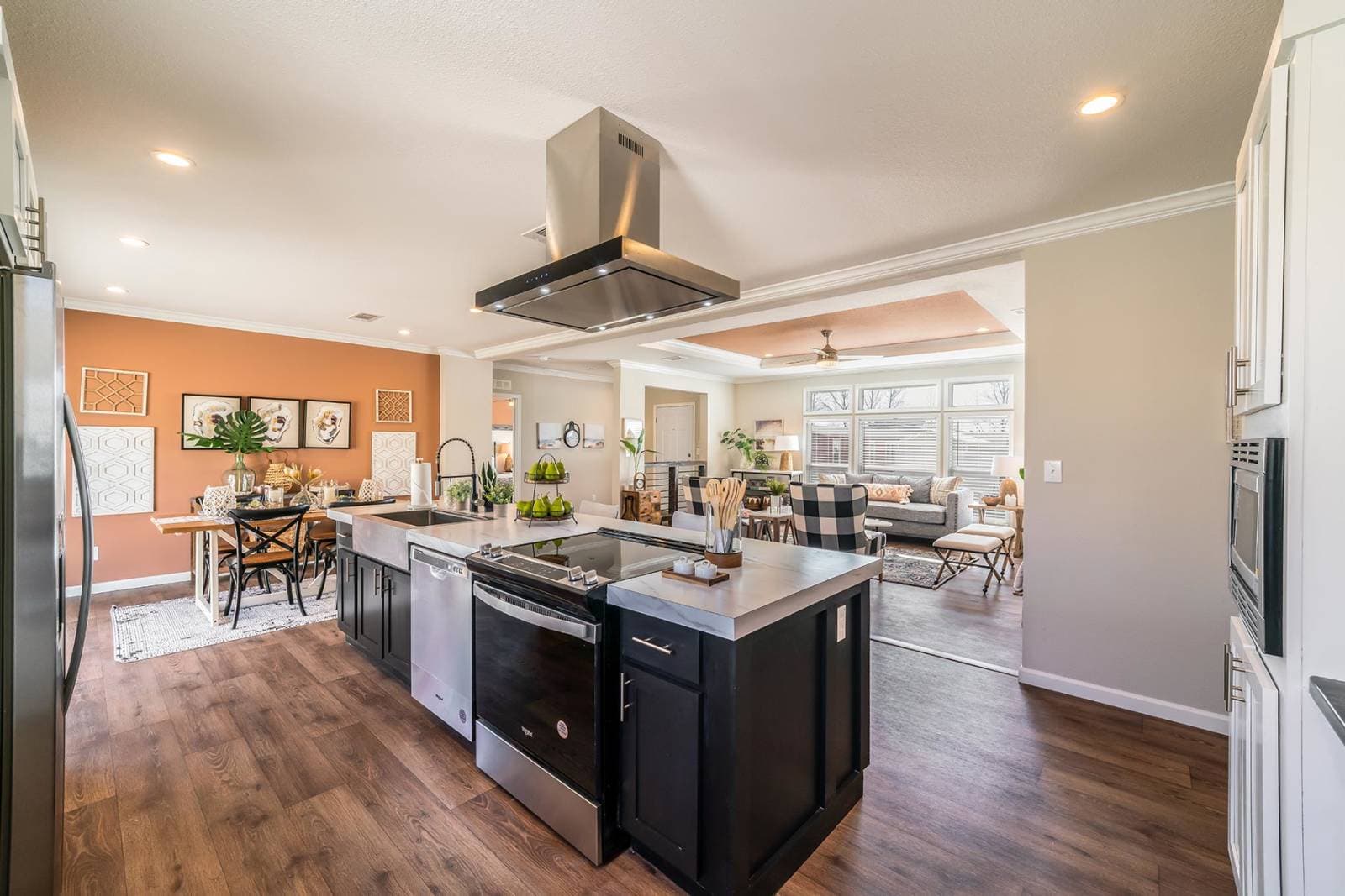 Titan extreme 3260h [the cypress] kitchen home features