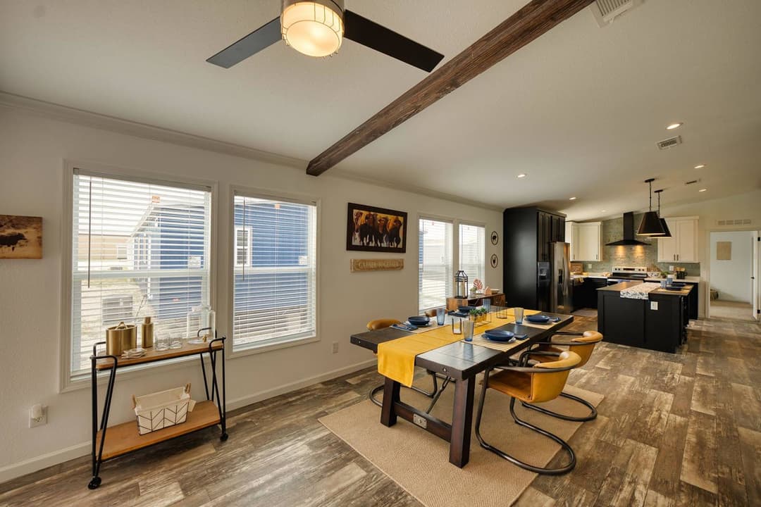 Titan extreme 2876h interior home features